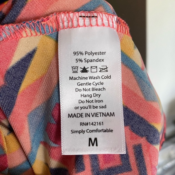 NEW skirt-----size M - Picture 4 of 6